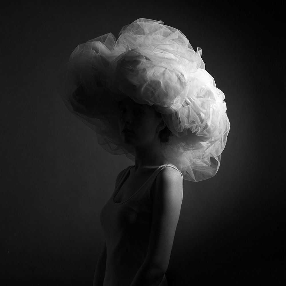 Большая белая шляпа 2.