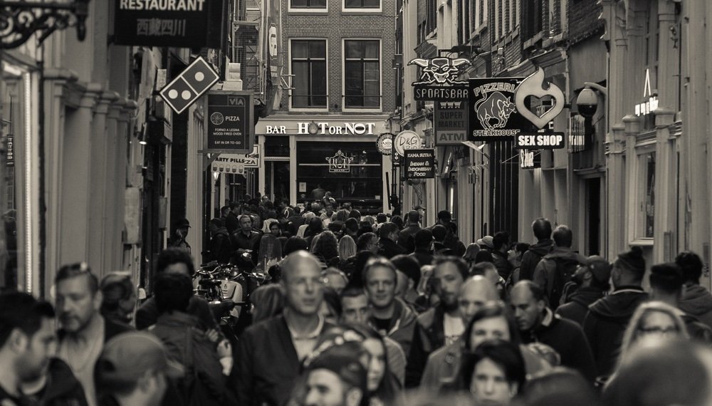 Шумная улица