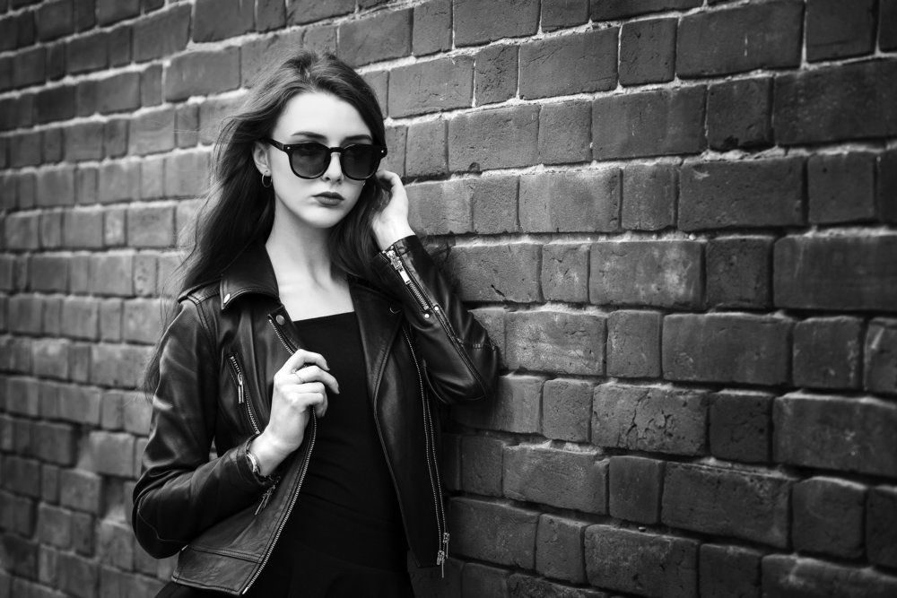 У старой стены