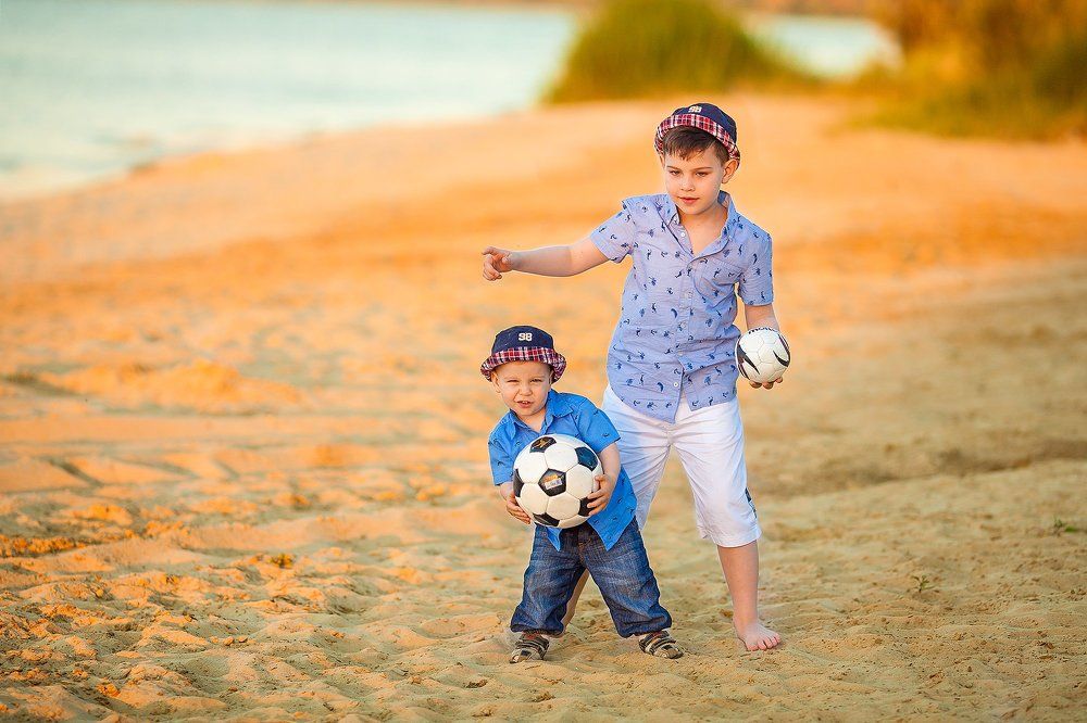 Футбол на закате