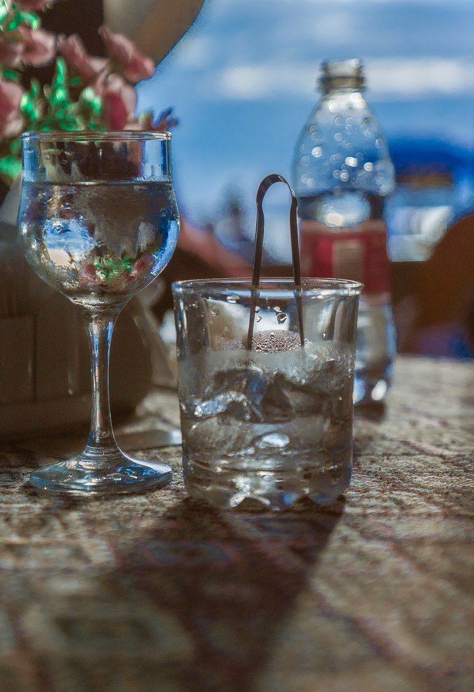 Стакан в лучах