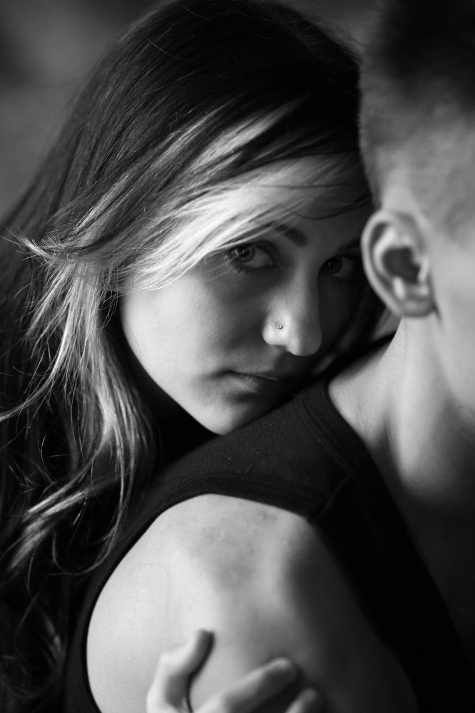 За твоей спиной