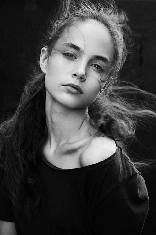 Девочка с чудесными глазами
