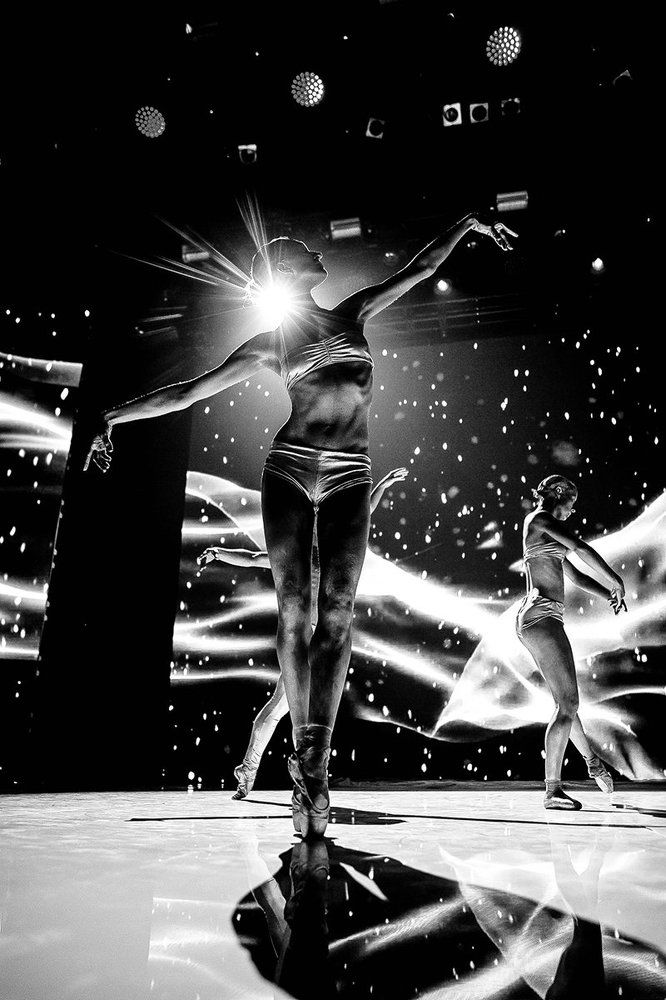 Танцуй пока молодая