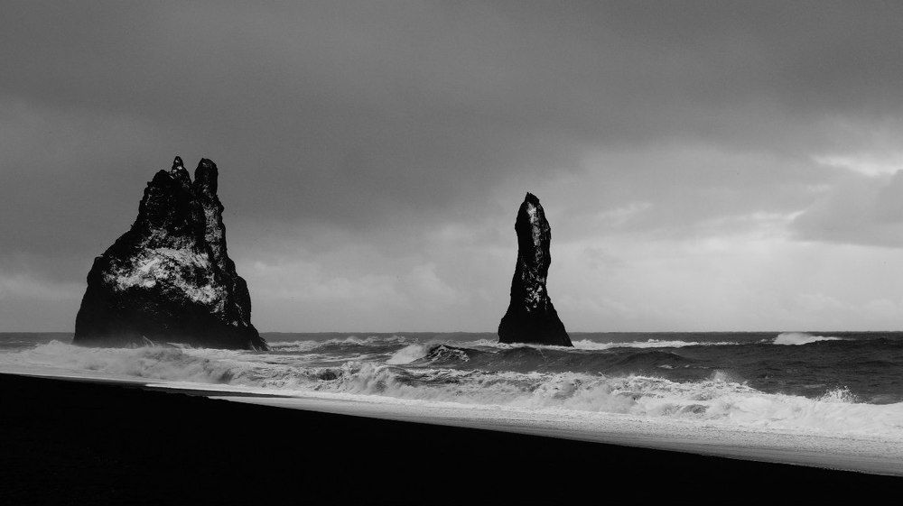 Черный вулканический пляж Исландии