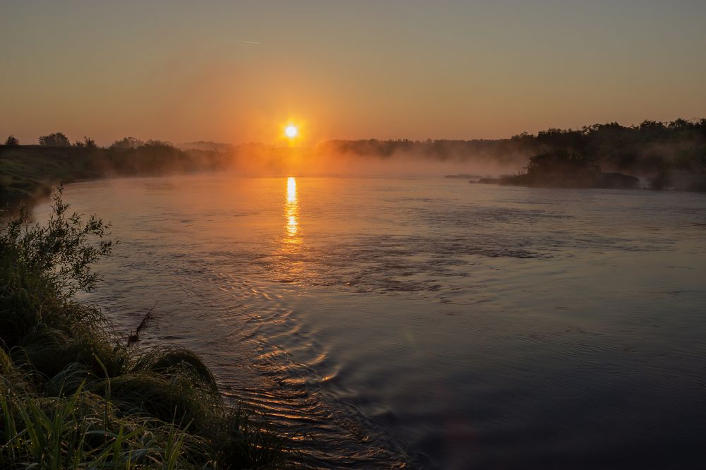 Рассвет на речке Яя.