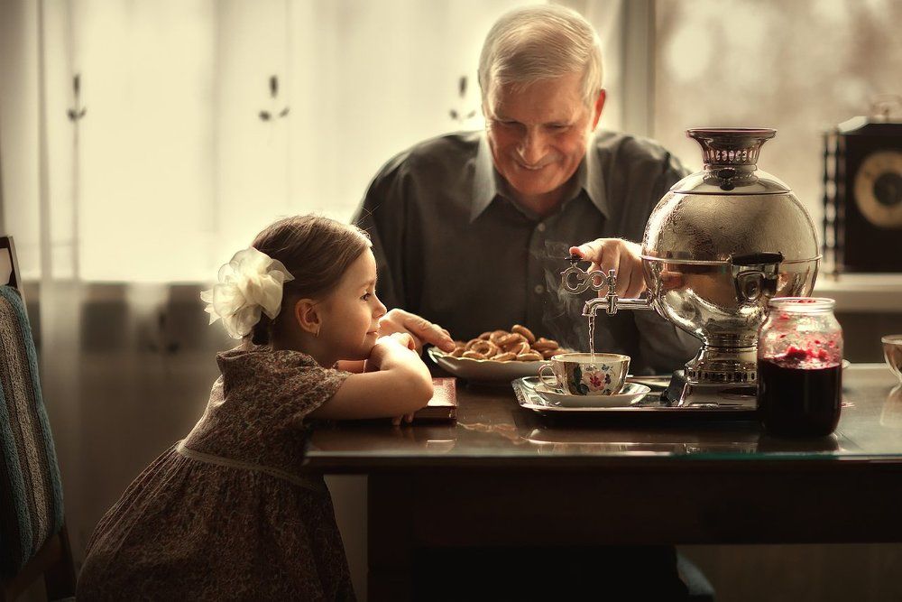 Лиза с дедушкой