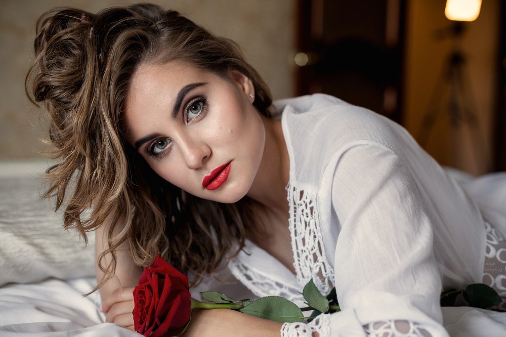 Портрет с розой