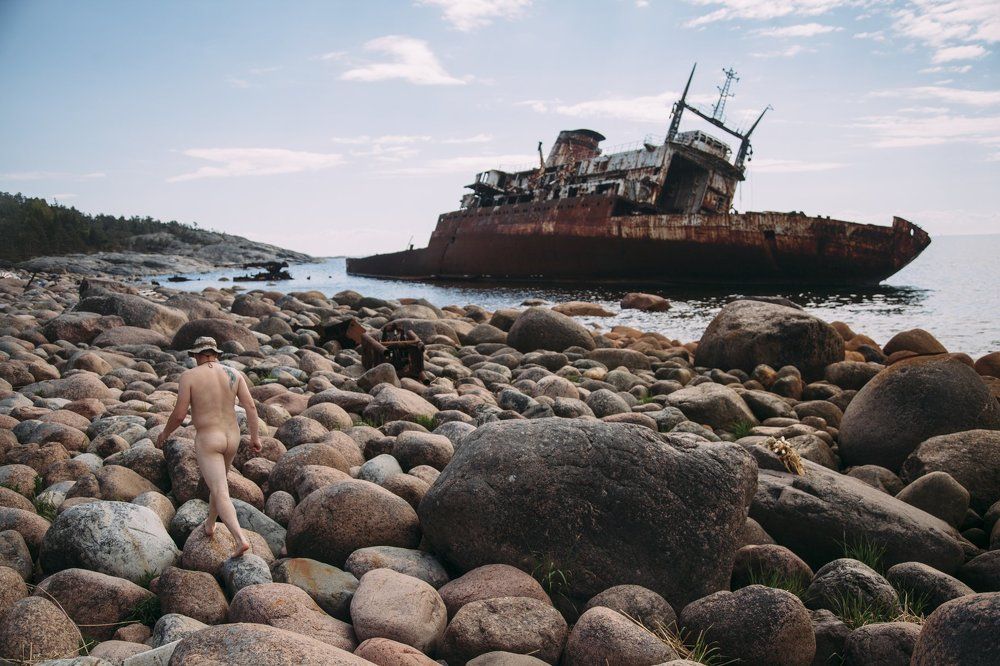 У севшего на мель судна