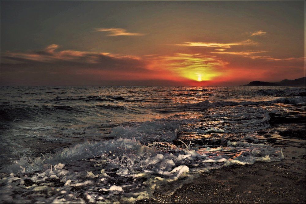 Неспокойное море   ..