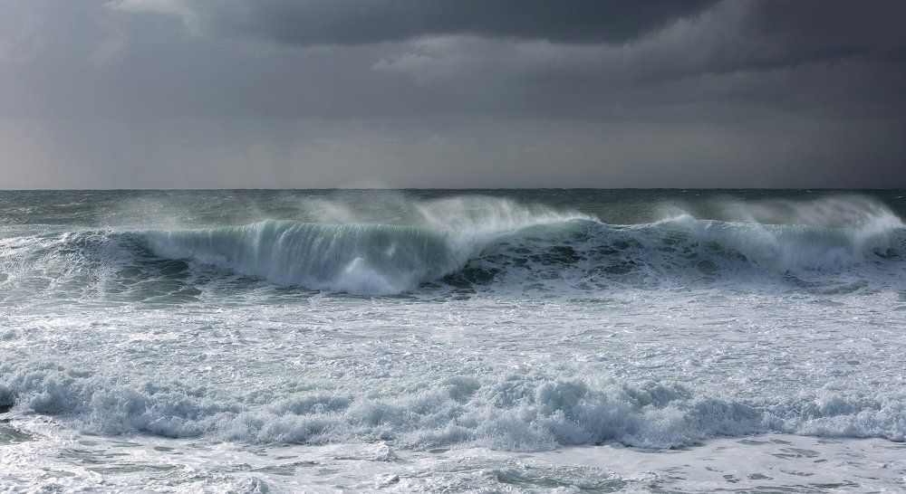 шторм в Январе на Кипре  (Пафос )
