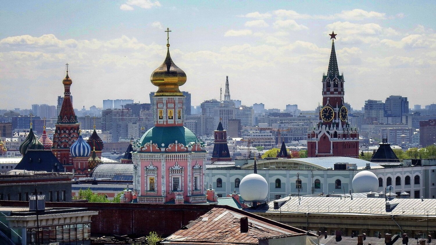 Издалека увидеть близкое.