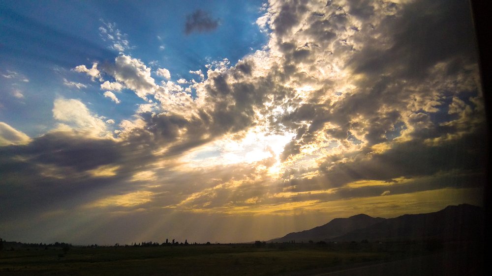 Сквозь облака