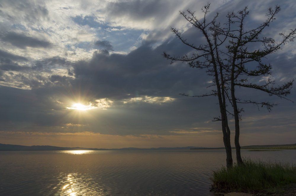 Рассвет на озере Шира