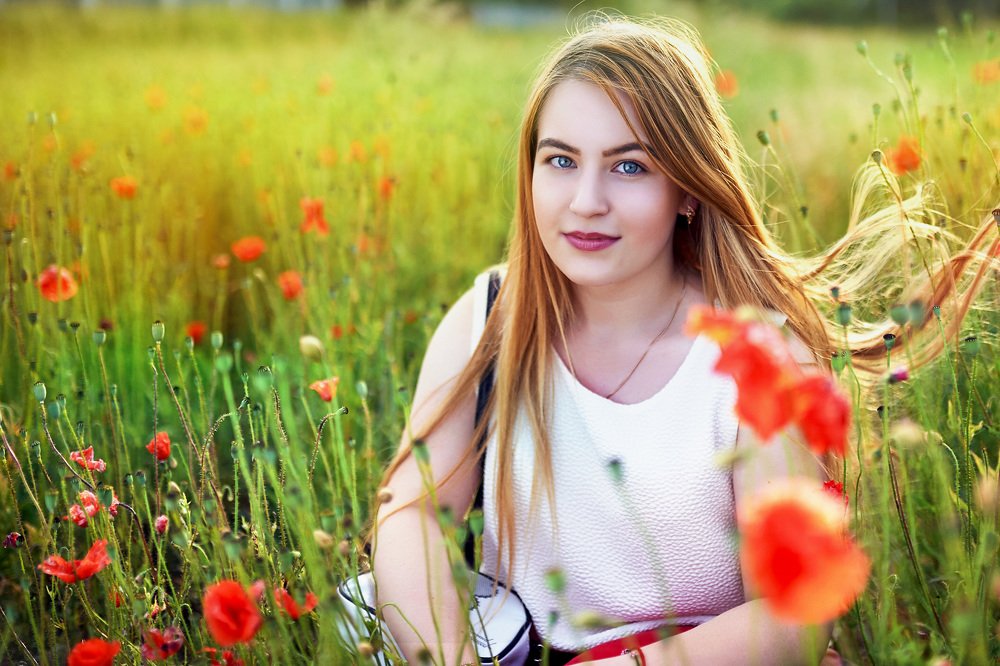 Портрет с маками