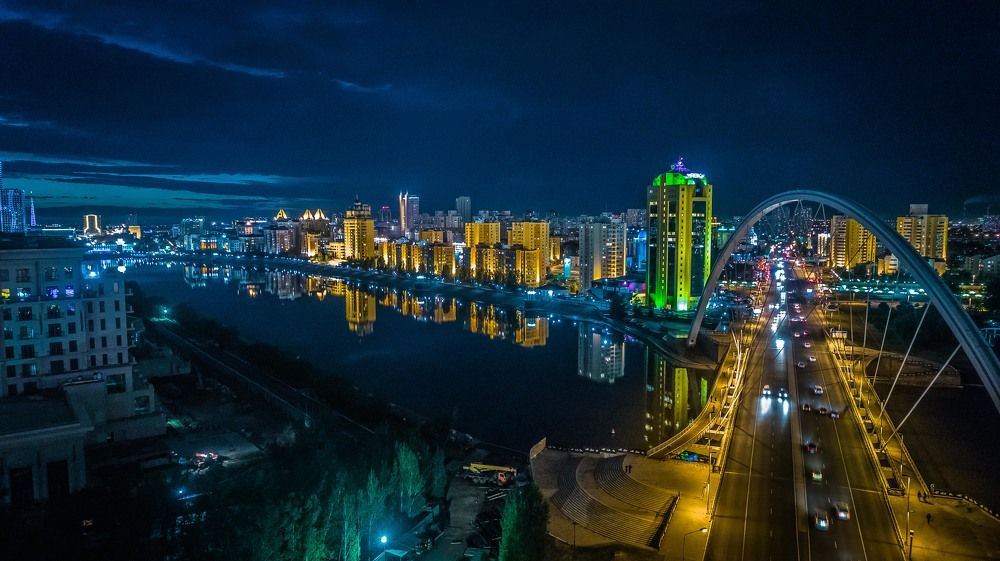 Ночная набережная. (Астана, Казахстан)