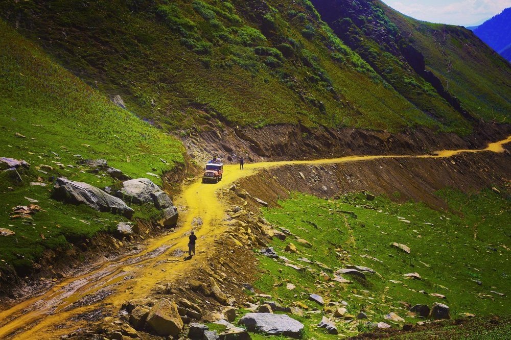 Track Ratti Gali Lake