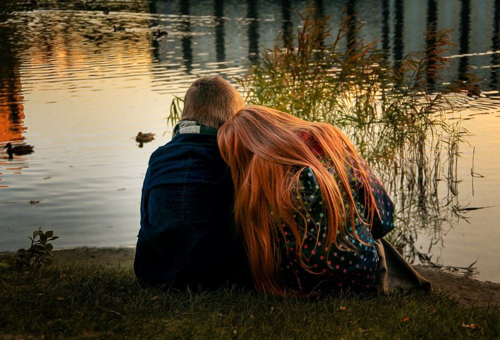 Мальчик девочку любил