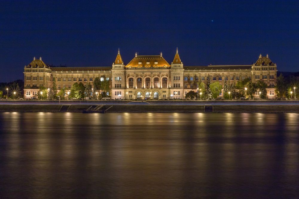 Будапештский университет технологии и экономики.