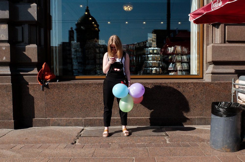 Девушка и шарики