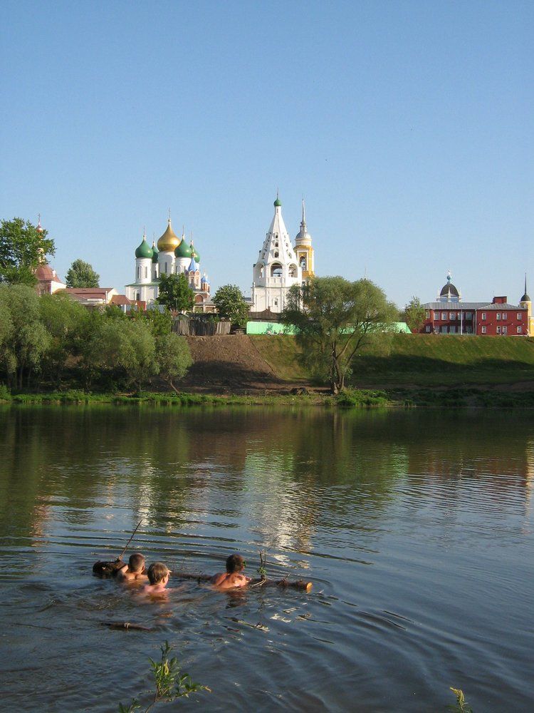 Мальчики на Москва-реке