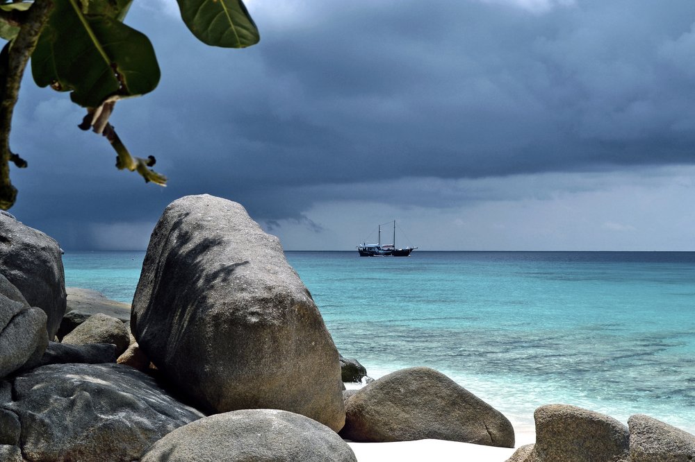 Надвигается шторм