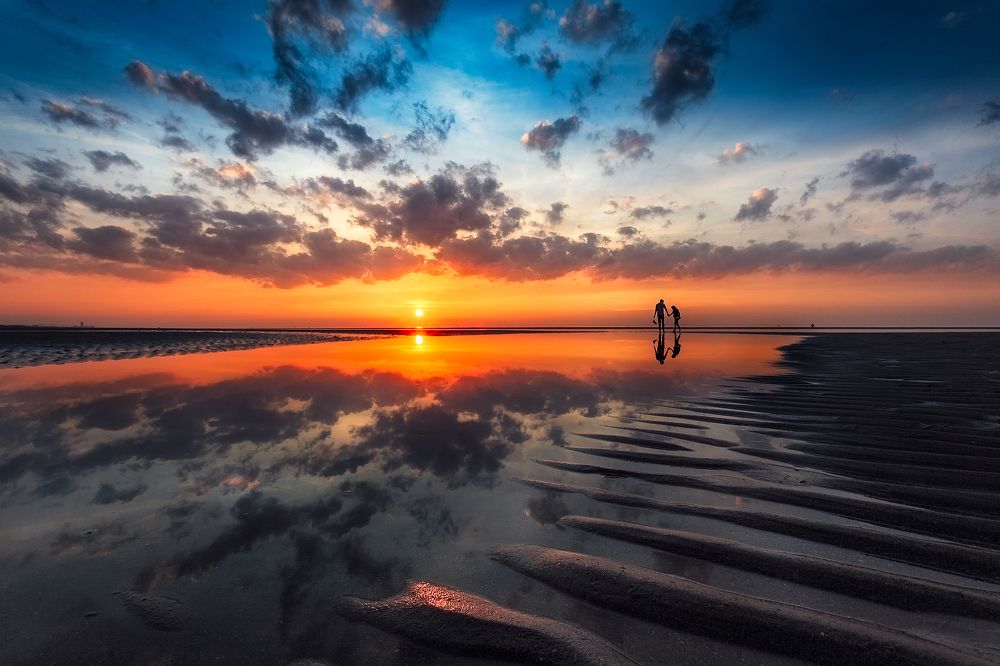 *Между мирами*