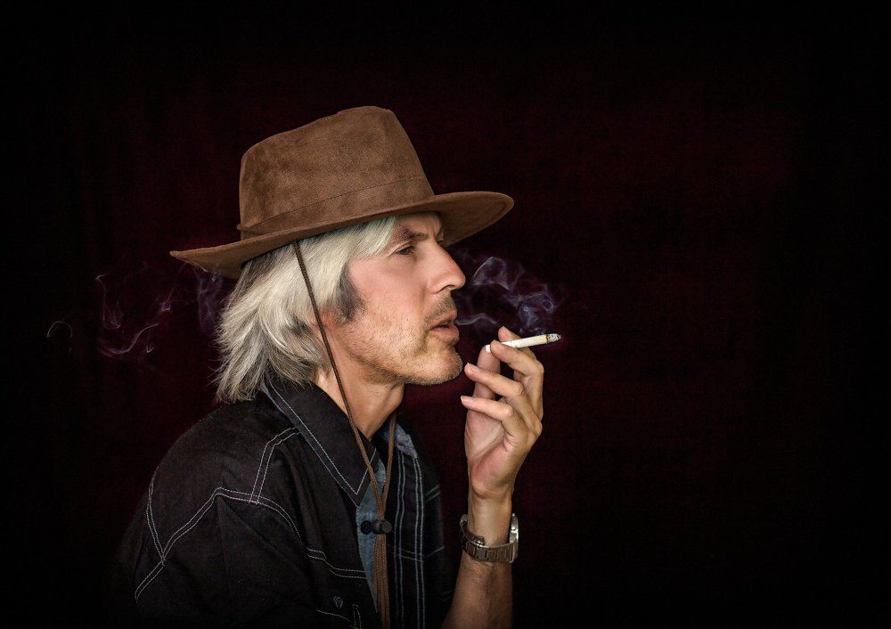 Ну, поскольку мы уже бросили, то можем позволить себе по одной, не так ли?