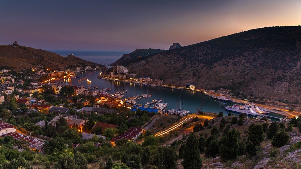 Лиловый вечер в Балаклаве