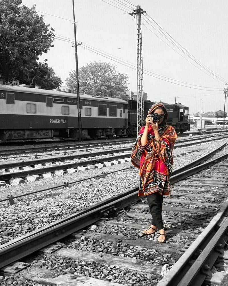 Captured capturing.