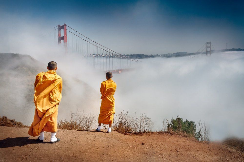 *Восток и Запад*