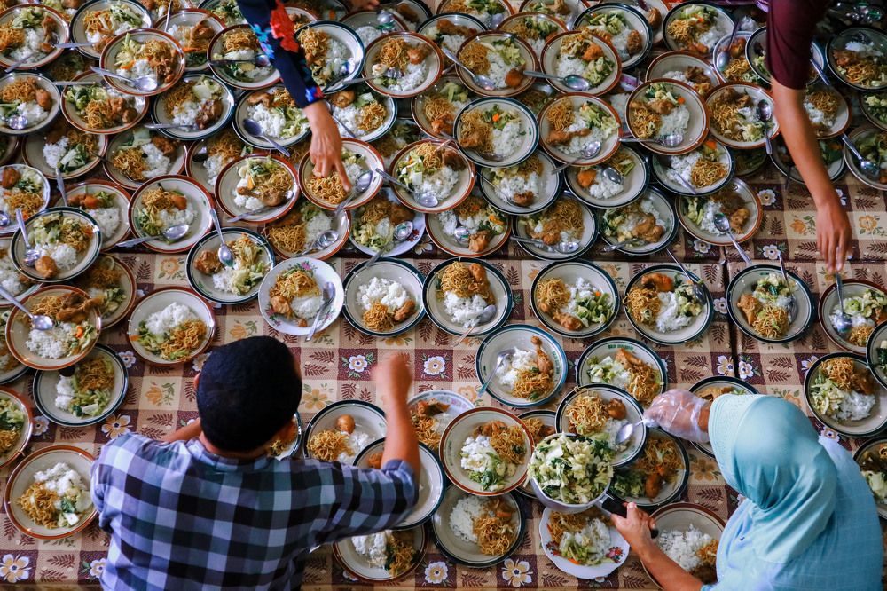 A thousand food for breaking of fast