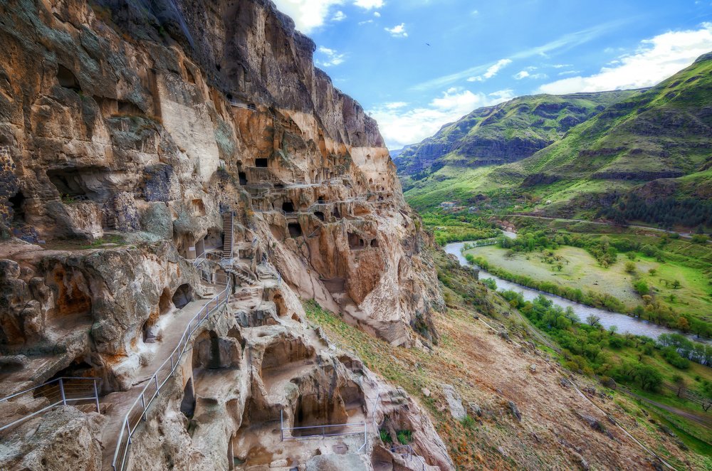 Пещерный город