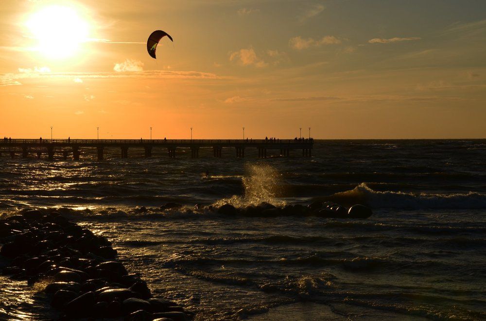 Кайтсерфинг на закате