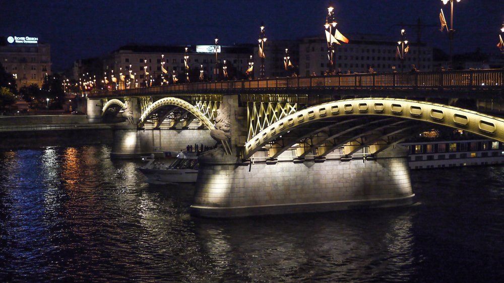 Мост Маргит - достопримечательность Будапешта.