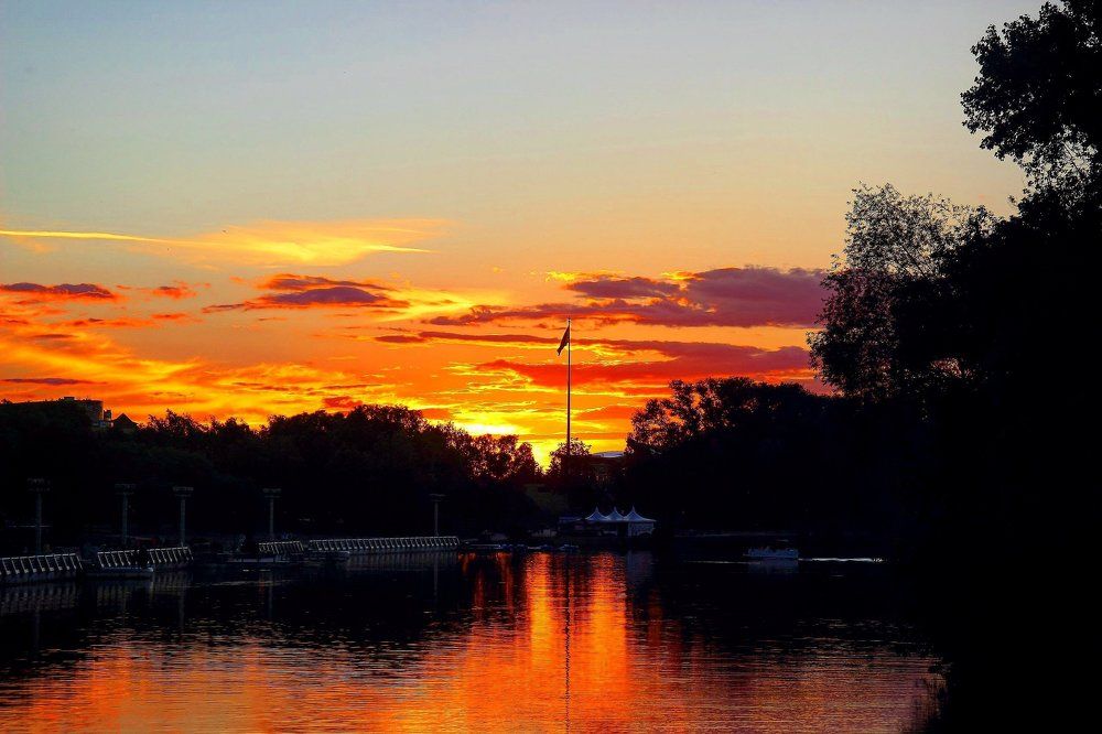 Закат на Комсомольском озере