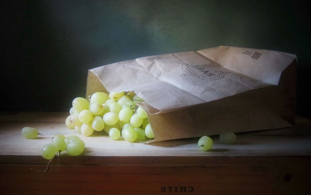 с виноградом