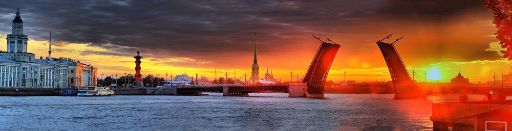 Рассвет над Невой в Санкт-Петербурге