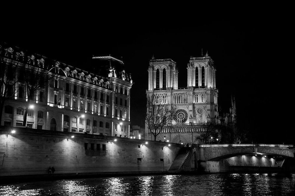 Walking along the Seine