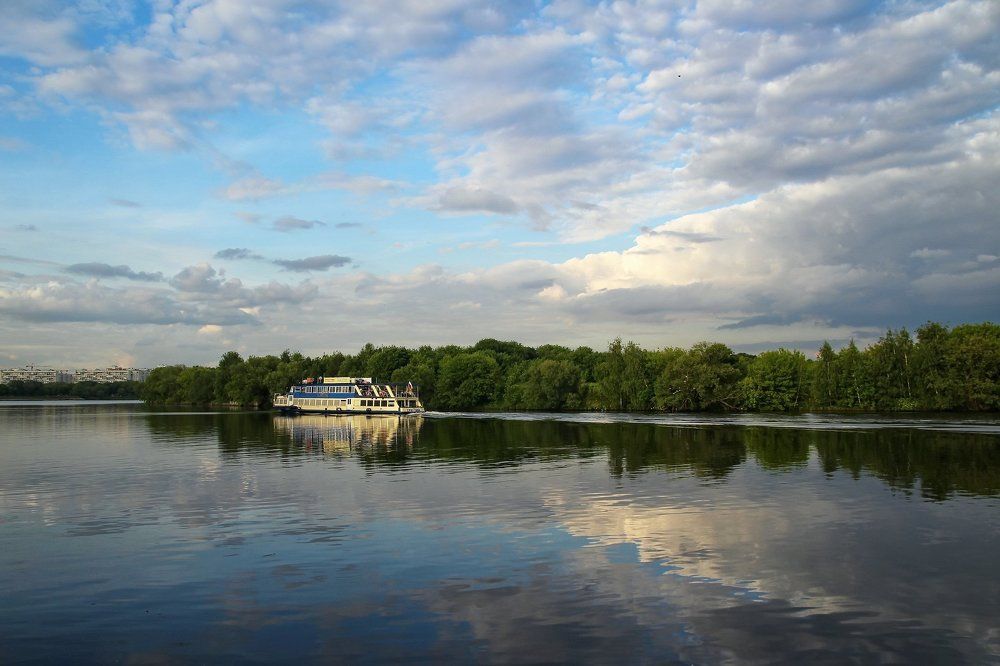 Evening at Moscow (Moskva) River