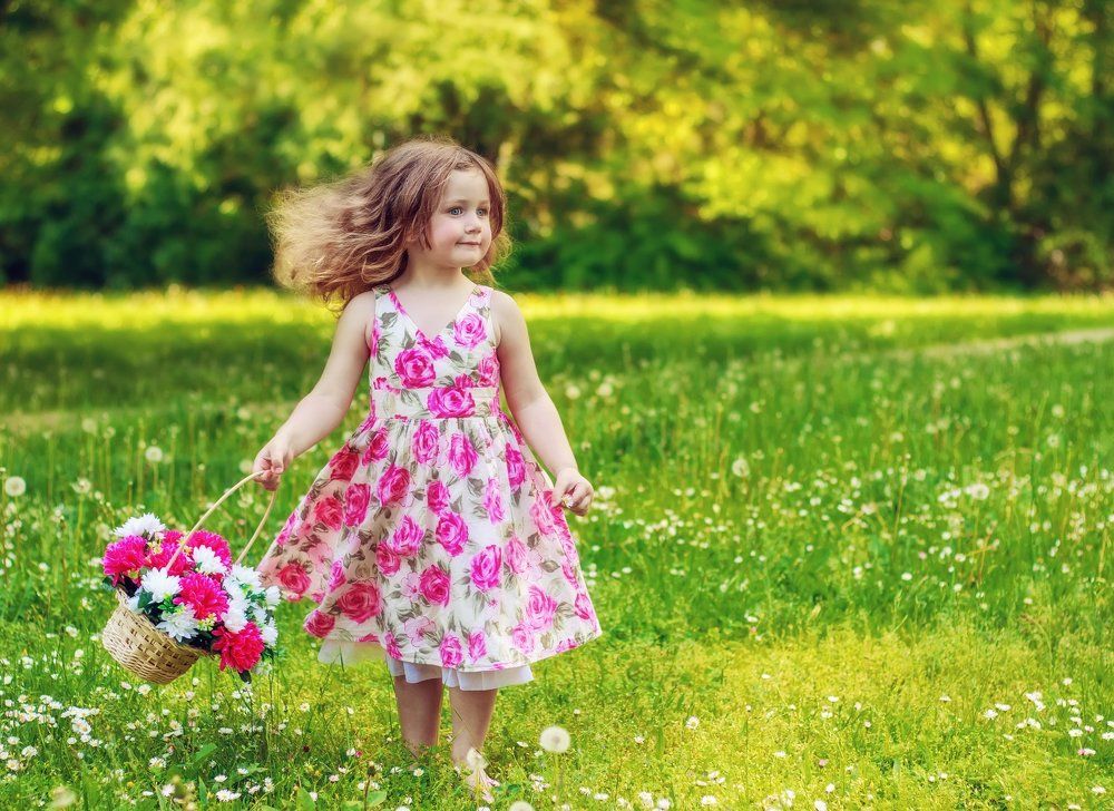 Девочка с корзинкой