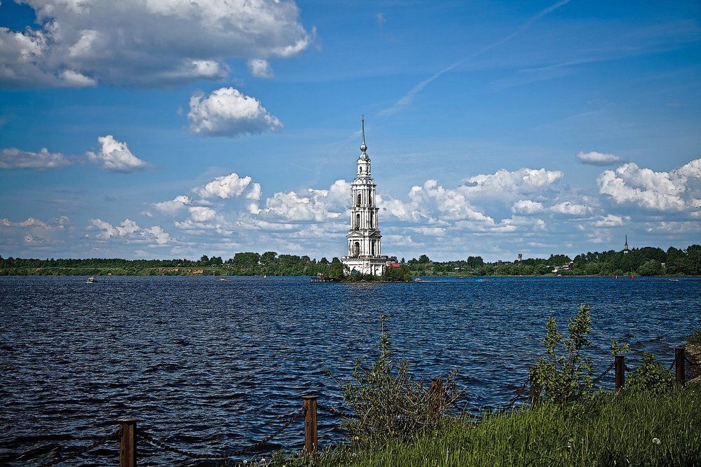 колокольня  на  Волге...