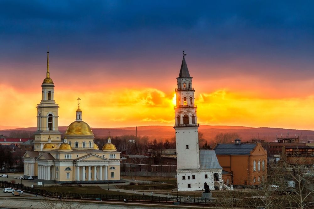 Невьянская "падающая" башня