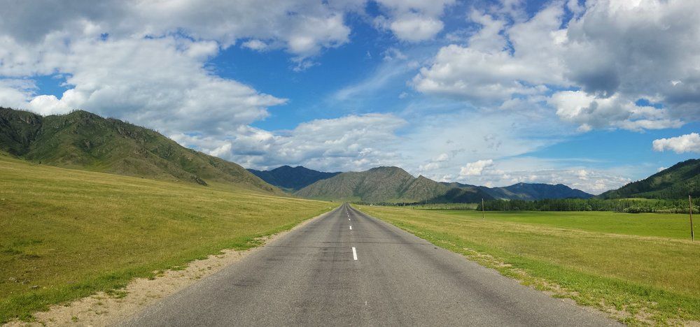 Одинокая дорога