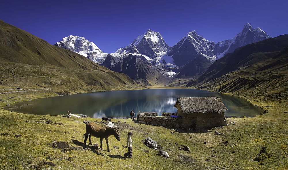 El niño y las Montañas