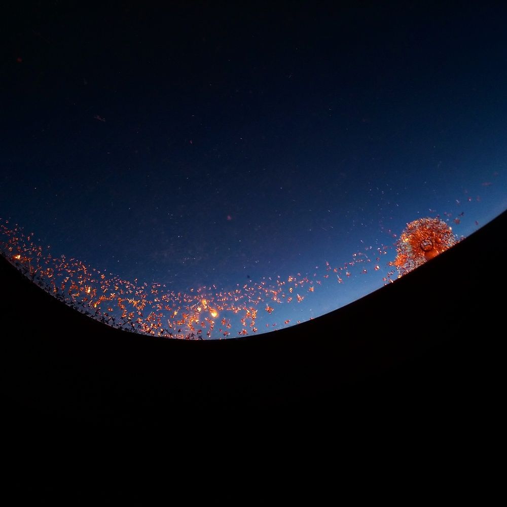 Рассвет в иллюминаторе