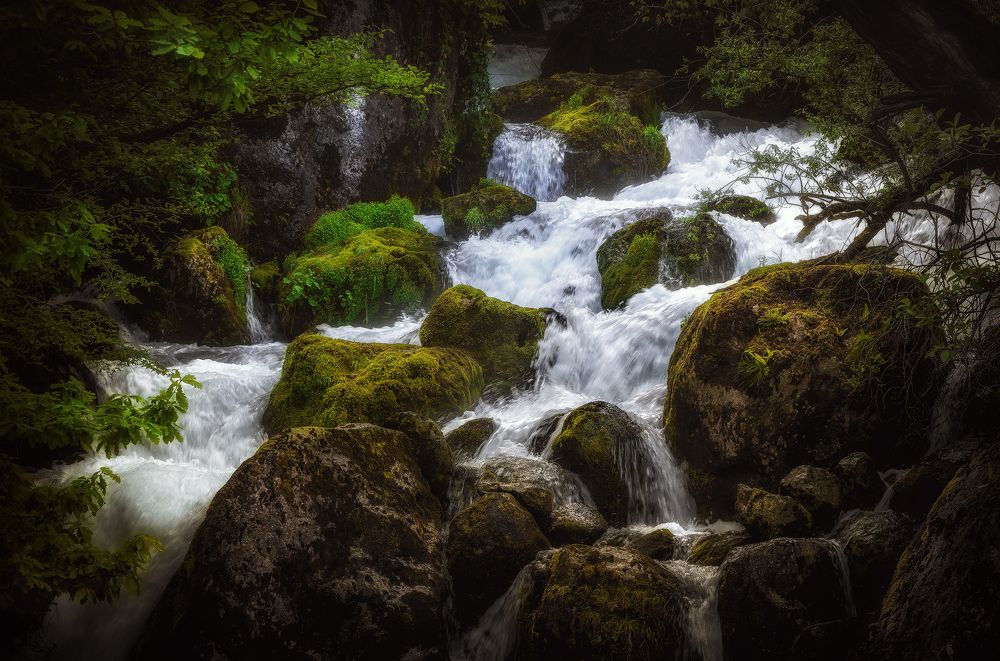 Водопад в горах