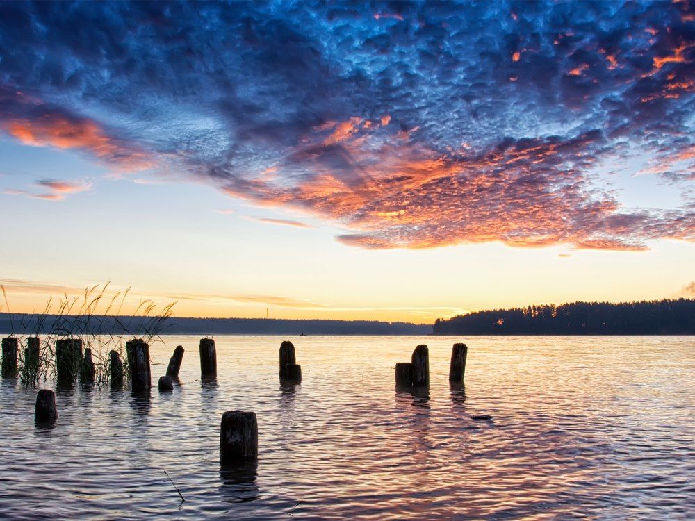 У заката много друзей, а вот рассвет любят единицы - рыбаки, да фотографы :)