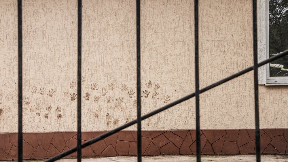 Детство взаперти