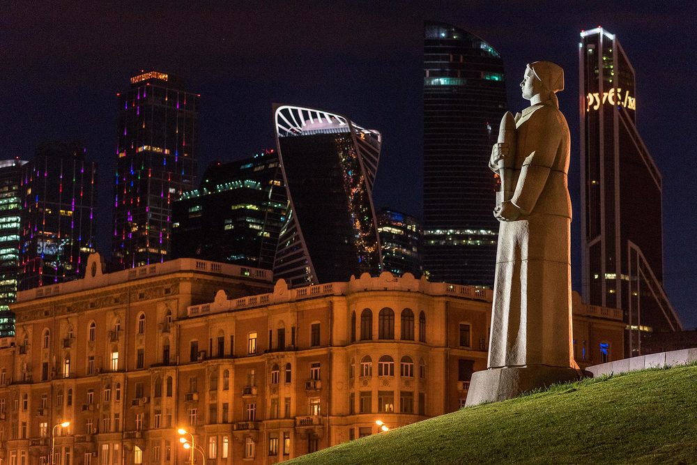 Сквозь десятилетия